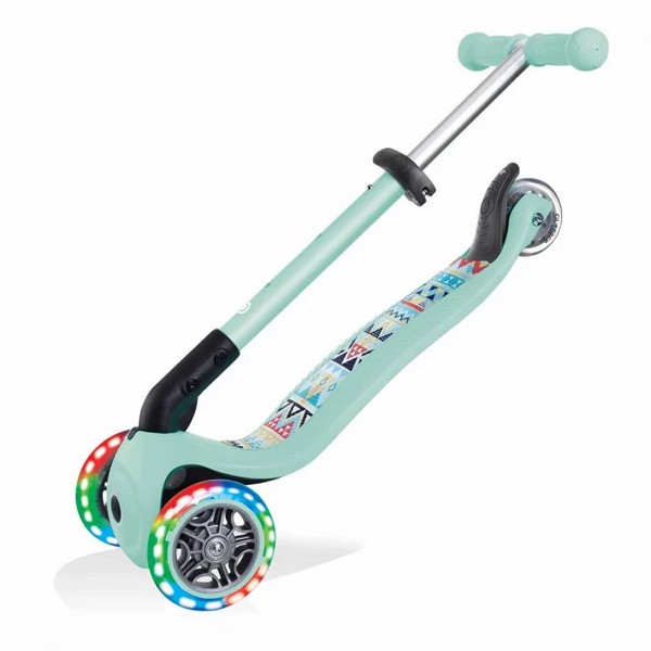 Продукт Globber Junior Fantasy Lights - Сгъваема тротинетка със светещи колела  - 0 - BG Hlapeta